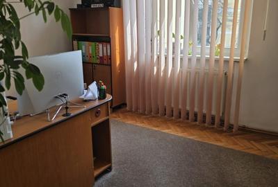 Apartament cu 4 camere decomandat în Central - 2