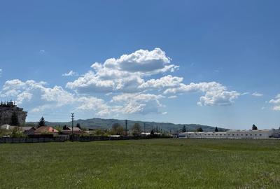 Teren Construcții intravilan de 500 mp, în Nord - 3