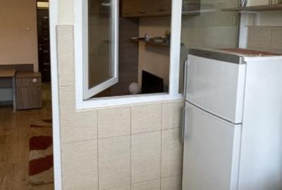 Garsoniera- Tractorul langa- Coresi Mall - 1