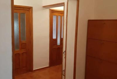 Inchiriez apt.cu 3 cam.