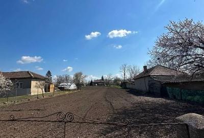 Teren de 1107 mp, în Ciocârlia - 4