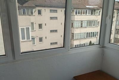 Apartament cu 4 camere decomandat în Sud - 2