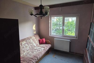 Apartament cu 4 camere decomandat în Dâmbovița - 9