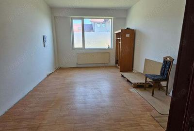 Spațiu comercial, de 45 mp, în Săveni - 2