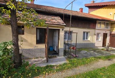 Casă cu 1 camere cu Canalizare în Central - 1