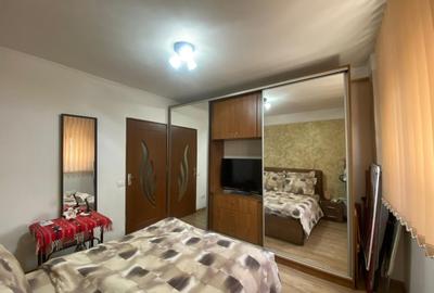 Apartament cu 2 camere decomandat, mobilat în Polonă - 5