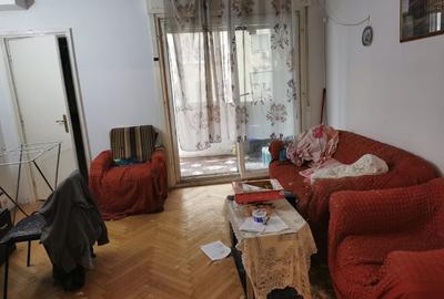 Apartament cu 3 camere semidecomandat în Universitate