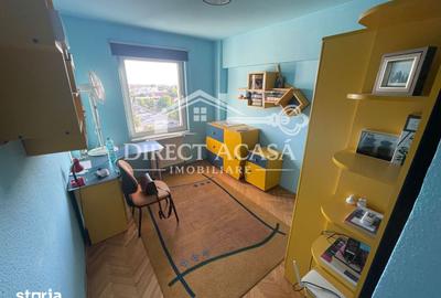 Apartament cu 4 camere în 22 Decembrie 1989 - 12