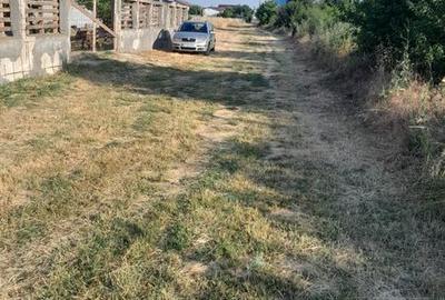 Teren de 2100 mp, în Central - 3