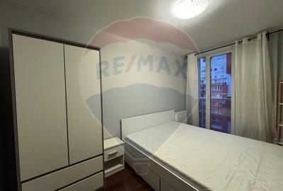 Apartament cu 3 camere semidecomandat, mobilat în UTA - 7