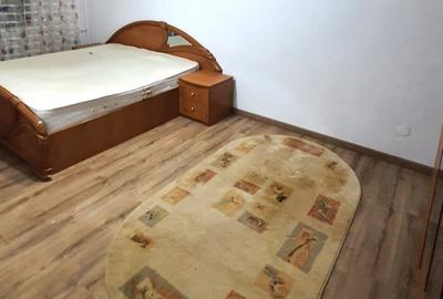 Garsonieră decomandată în Sud