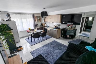 Apartament cu 3 camere semidecomandat, mobilat în Florești