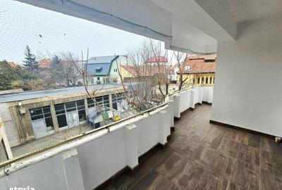 Apartament cu 3 camere în Orașul Nou