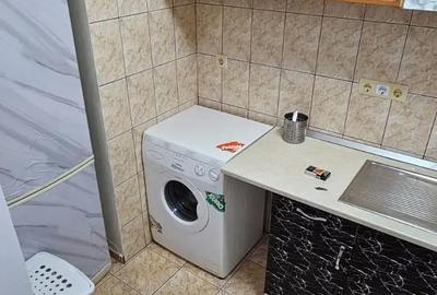 Apartament cu 4 camere semidecomandat în Micro II - 4