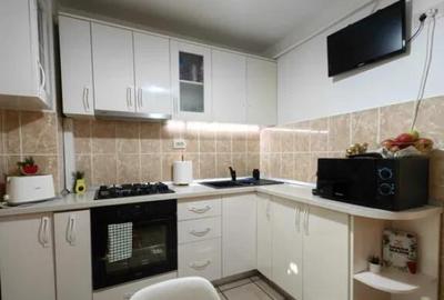 Apartament Cu 3 Camere Decomandate Zona Burdujeni - Cuza Voda 1 - 4