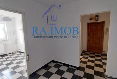 Apartament cu 3 camere semidecomandat în Malu Roșu - 14