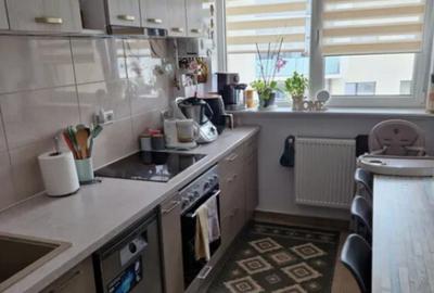 Apartament cu 2 camere decomandat în Tractorul - 4