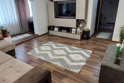 Apartament cu 3 camere semidecomandat în Lugojului - 1