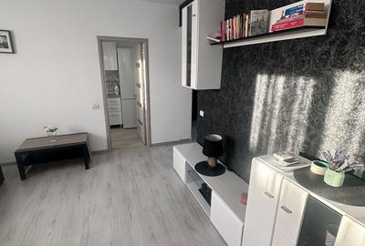 Apartament cu 2 camere decomandat în Roșu