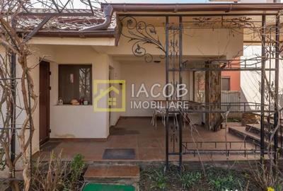 Casă cu 10 camere cu Canalizare în Șerbănești - 18