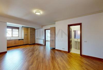Apartament cu 3 camere decomandat în Dorobanți