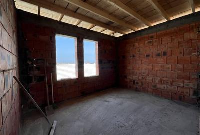 De vanzare casa parter zona linistita Crevedia - 16