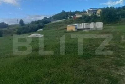 Teren de 1400 mp, în Central - 4