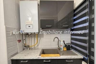 Apartament cu 2 camere decomandat în Far