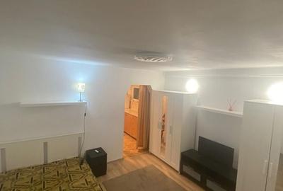 Garsonieră decomandată, mobilată în Antiaeriană