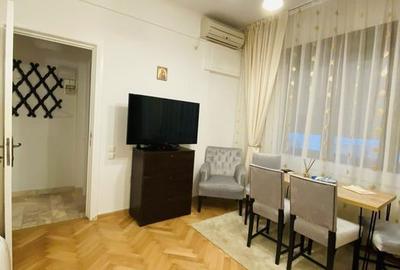 Apartament cu 2 camere semidecomandat, mobilat în Calea Victoriei