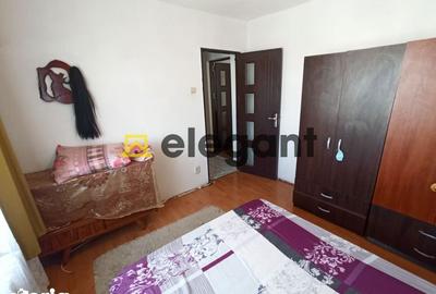 Apartament cu 3 camere semidecomandat, mobilat în Sărari - 2