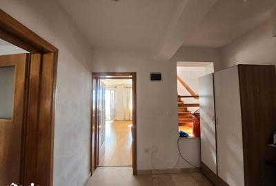 Apartament cu 5 camere decomandat în Craiovei - 5