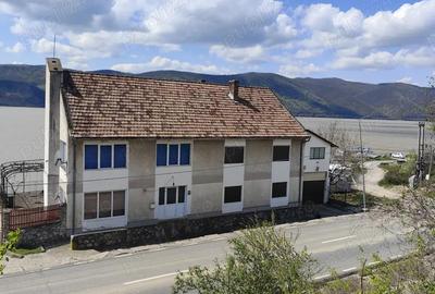 Casă cu 6 camere în Svinița