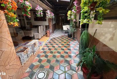 Spațiu comercial, de 300 mp, în Central - 1