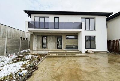 Casă cu 5 camere cu Teren 586 Mp în Slătioara - 9