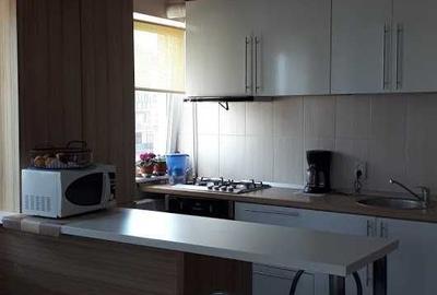 Apartament cu 3 camere semidecomandat în Dobroești - 1