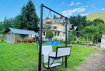 Casă cu 13 camere cu Teren 2400 Mp în Brebu - 1