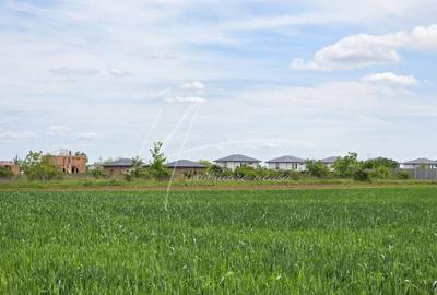 Teren intravilan in zona rezidentiala, la 1 km de A0 si A1 - 11