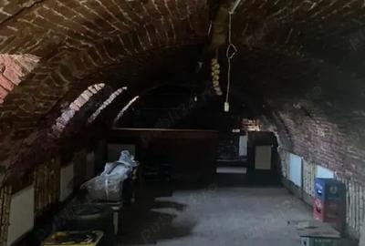 Vand casa , situata central , str. T.Popovici nr.2 - 3