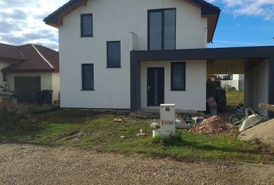 Casă cu 4 camere în Botiz - 3