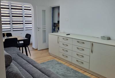 Apartament cu 3 camere semidecomandat în P-ța Doina - 1