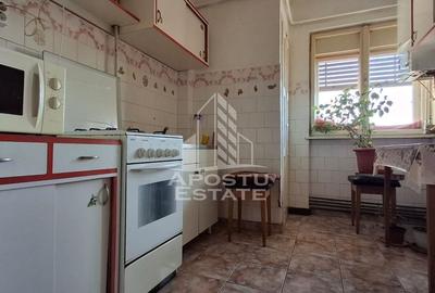 Apartament cu 4 camere decomandat în P-ța Gării