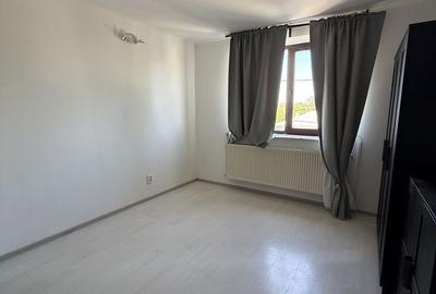 Casă cu 7 camere cu Canalizare în Brănești - 1