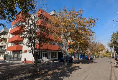 Spațiu comercial, de 51.799999237061 mp, în Central - 3