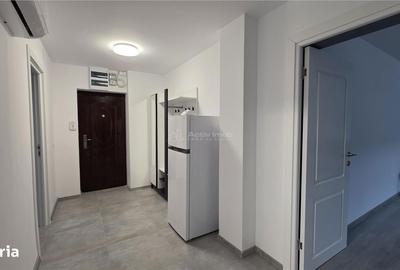 Apartament cu 2 camere semidecomandat în Rovine