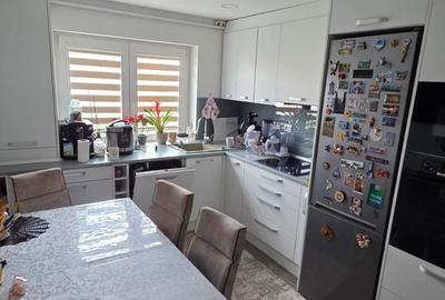 Apartament cu 3 camere în Micro 16 - 3