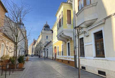 Apartament cu 2 camere semidecomandat, mobilat în Central - 1