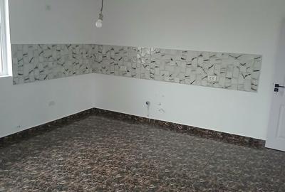 Casă cu 4 camere în Central - 2