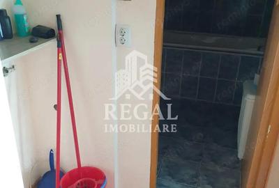 Apartament cu 3 camere de vanzare. Zona Micro 5 - 4