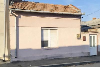Casă cu 2 camere cu Teren 63 Mp în Central